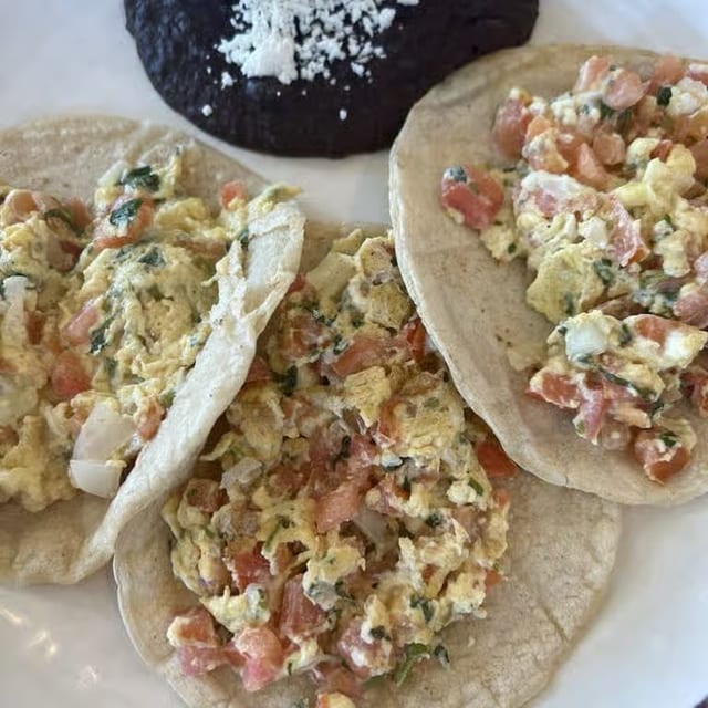 Huevo a la Mexicana Taco.